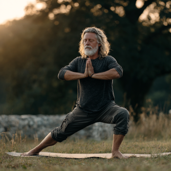 Йога оборудване за възрастни хора